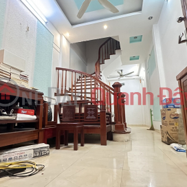 BÁN NHÀ ĐẸP PHỐ NGUYỄN KHÁNH TOÀN. DT 32 M2, 5 TÂMG, MẶT TIỀN 3,2 M. GIÁ 4,7 TỶ. SĐT: 0981593380. _0