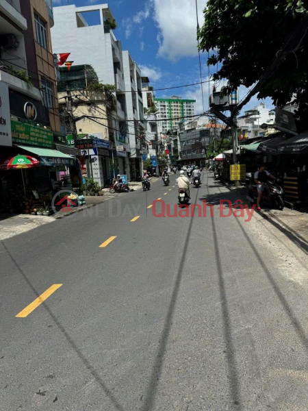 đ 10.9 Billion, **House for sale on Dong Ho street, Ward 10, Tan Binh District (4*15m); 4 floors, over 10 billion VND**