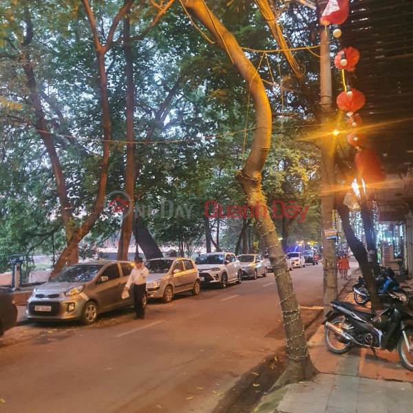 NHUE GIANG, HA DONG BEAUTIFUL BUSINESS STREET HOUSE - SIDEWALK PLOT - AVOID CARS - RIVER VIEW, PARK. Area: 40M Sales Listings