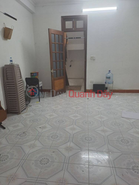 Car Parking Alley House for rent on Vu Thanh Street, Hao Nam, Dong Da, area 51m - 4.5 floors - price 15.5 million _0