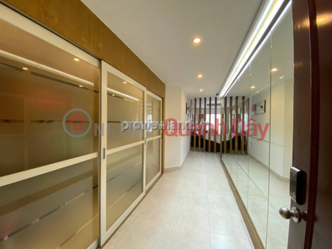 3 bedroom apartment for rent in Hung Vuong Plaza with high-class furniture _0