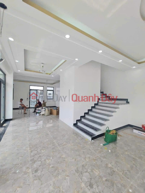 (SUPER HOT) Selling villa in Giao Luu City, Pham Van Dong, 200mx4 floors, 12m frontage, over 50 billion, high-class lake view _0