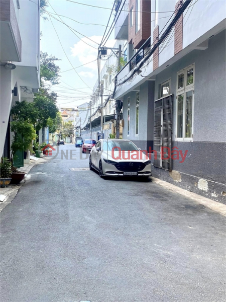 Front house on Phan Tay Ho street, 5 floors, area 70m2, high population area, near market, supermarket, very good price Sales Listings