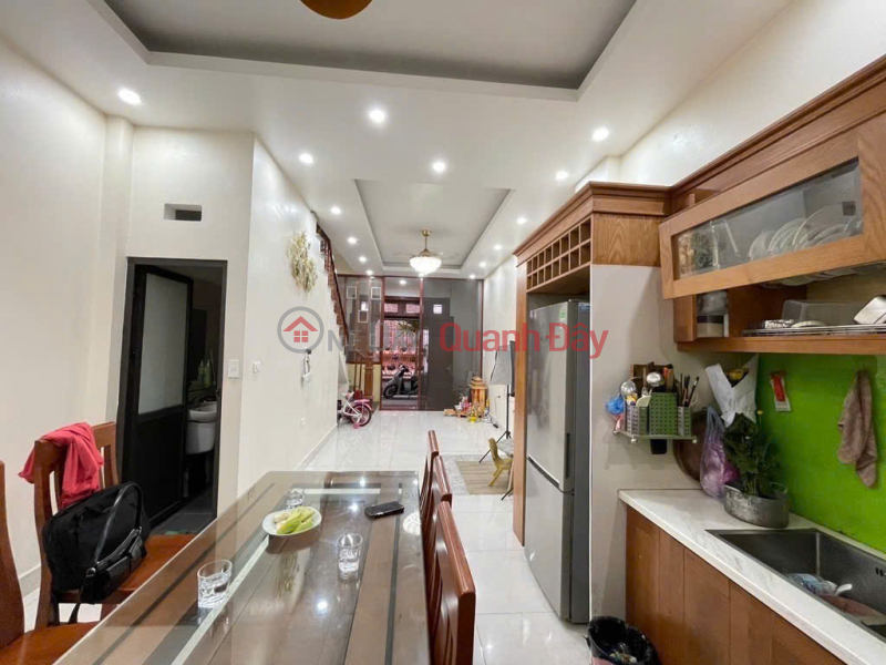 NHÀ ĐẸP DÂN XÂY KIÊN CỐ 3 TẦNG 3 P NGỦ An Đào C 43m2 X 6.75 tỷ Long Biên. Việt Nam Bán đ 6,75 tỷ