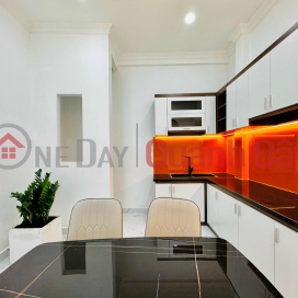 Beautiful house 120m2, 4 bedrooms, free furniture on Thich Quang Duc street, ward 5, Phu Nhuan district _0