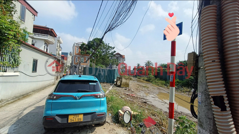 Selling 220m2 of land in Long Bien district, 17m wide road, only a little over 3 billion _0