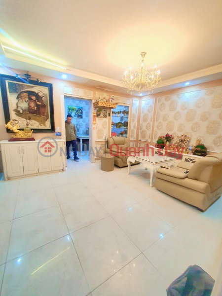 FOR SALE Ton Duc Thang Townhouse, Hang Bot Ward, Dong Da District, Area: 40M2, PRICE: 3.7 BILLION, 3 FLOORS, 4 BEDROOM. Sales Listings