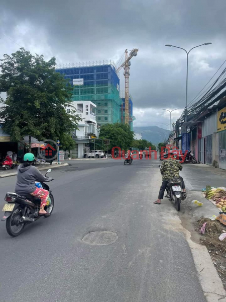 Property Search Vietnam | OneDay | Residential | Sales Listings | The house has a nice location, near the market. Front Street 28