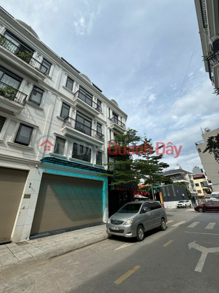OWNER SELLING A 5-STORY HOUSE WITH A ROOFTOP, MODERN ELEVATOR – 31-HECTARE URBAN AREA, TRAU QUY, GIA LAM, HANOI Sales Listings