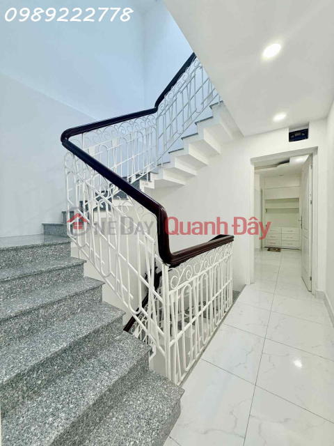 HOUSE FOR SALE ON THICH QUANG DUC STREET FRONT - WARD 4 - 7 PN - USAGE AREA 210M2 - CASH FLOW ~500 MILLION\/YEAR - SUITABLE FOR OFFICE _0
