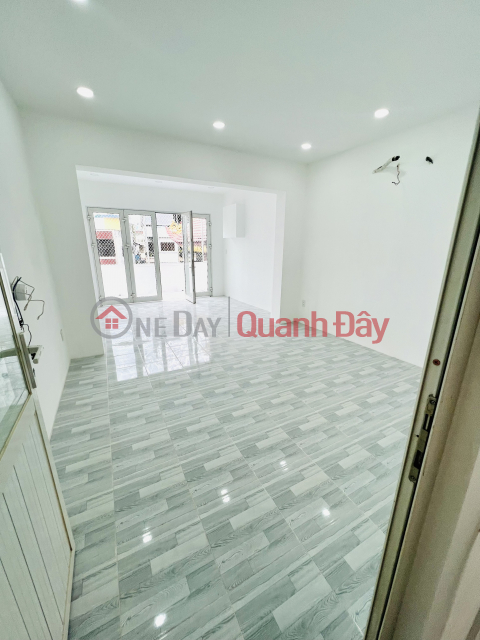 New 4-storey house for rent on Hoang Van Thu street _0