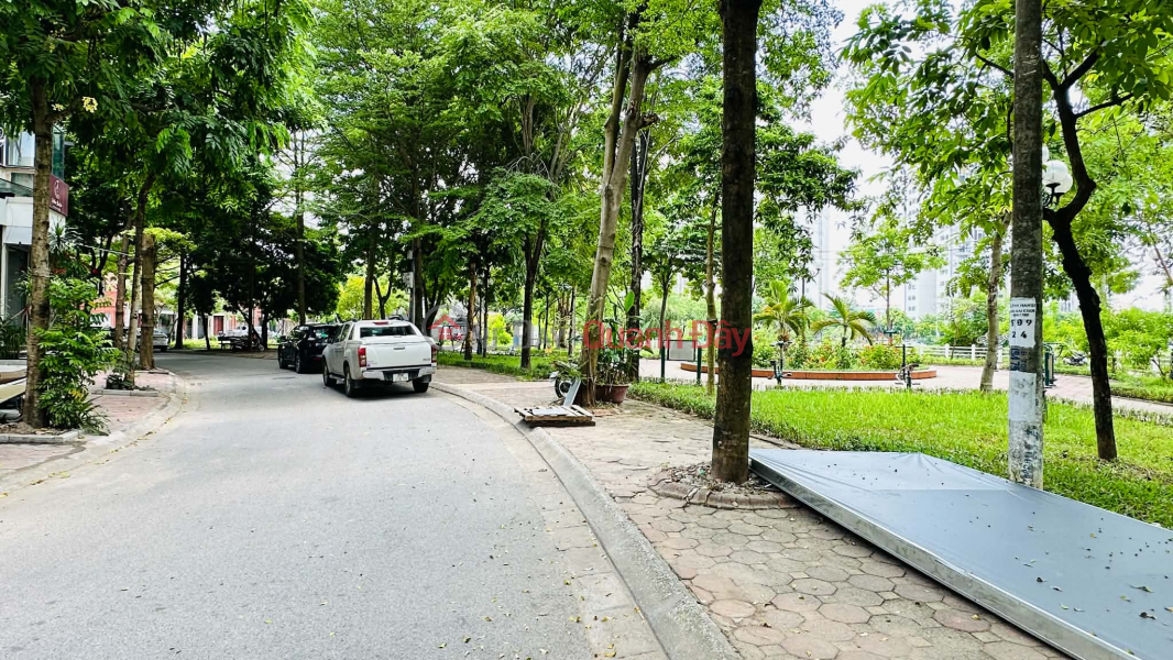 Property Search Vietnam | OneDay | Nhà ở | Niêm yết bán biệt thự sân vườn Long Biên, 179m, MT 12.3m, view hồ điều hoà, cách Aeon Mall vài phút lái xe