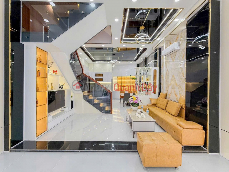 Stunningly beautiful house, located on a car-accessible alley off Nguyen Thi Huong street, in a high-class neighborhood, priced at over 7 billion VND. Sales Listings