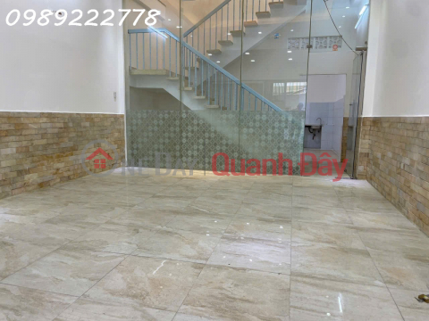 RẺ NHẤT QUẬN 1 3 BƯỚC HXH THÔNG - SAU LƯNG CĂN MẶT TIỀN - 5X13M - CN 61.9m - 2 TẦNG - 3PN _0