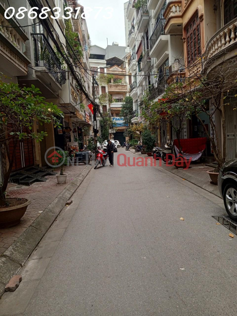 The owner is selling the townhouse in Nguyen Chanh, Cau Giay, Hanoi, so cars avoid each other _0