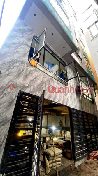 Townhouse for sale on Nguyen Ngoc Vu, Cau Giay District. 120m, 9-storey building, 9.2m frontage, outside price 23 billion. Commitment to Real Photos Sales Listings