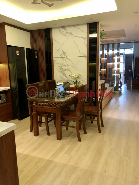 NEED MONEY URGENTLY TO SELL PHAN DINH GIOT TOWNHOUSE, LARGE AREA, CHEAPEST PRICE IN THE AREA _0