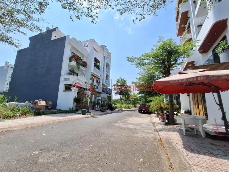 Land plot of 181m², car accessible alley off Le Van Luong street, 16m wide road, price 7 billion VND, separate ownership certificate. Sales Listings