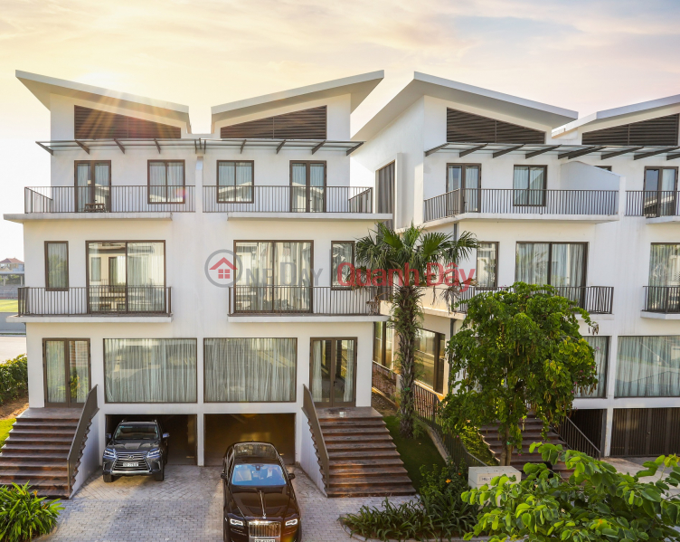 Super product Villa on Gia Thuong street, Corner lot, area 315m², MT36m, VIP class. Sales Listings