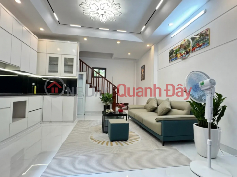 BÁN NHÀ: Trần Thái Tông .DT: 30m2 - 5 tầng - MT 4.35m - 5.98 tỷ _0