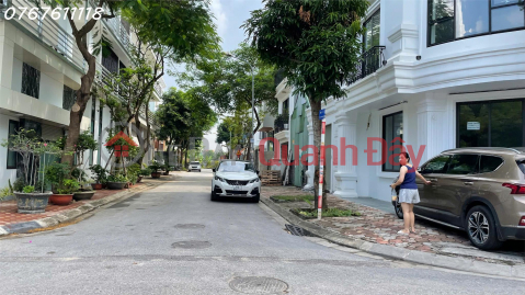 Selling a house in Tu Dinh subdivision, cars can avoid, sidewalk 3.5m, university lake park, 95m * 3 floors, frontage 9m, 15 billion _0