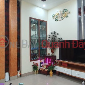 SELL HOUSE IN BA DINH DISTRICT HOANG HOA THAM 70M 4 storeys MT 5M 3 BRACES IMMEDIATELY PRICE 5.99 BILLION _0