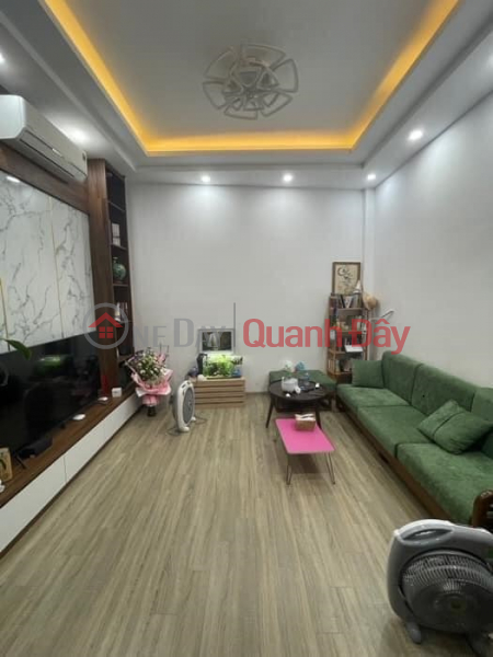 For sale by owner De La Thanh, Dong Da, 30m2, 3 floors, MT4m, price 2.85 billion Sales Listings