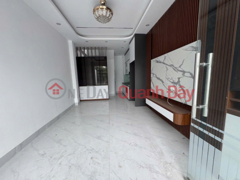 chỉ nhỉnh 7 tỷ có ngay nhà đẹp thang máy _gần chợ xốm_ đh đại nam ,cao đẳng kinh tế _ô tô đỗ cửa _0