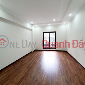 House for sale 41m2 Nghi Tam street, Tay Ho The owner built 3 bedrooms by himself Car avoid 10m 3.3 Billion VND _0