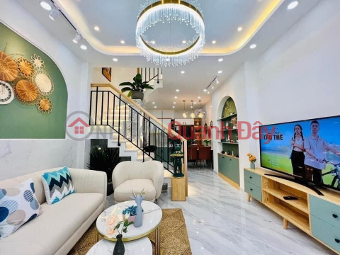 Selling Truong Dinh townhouse, 32m x 5 , very easygoing owner, 3 billion _0