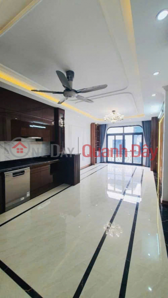 Property Search Vietnam | OneDay | Residential, Sales Listings, Super product of Le Duan subdivision, Dong Da, 2 frontages, wide sidewalk, car access, 7-storey elevator, 47m2, price 22 billion