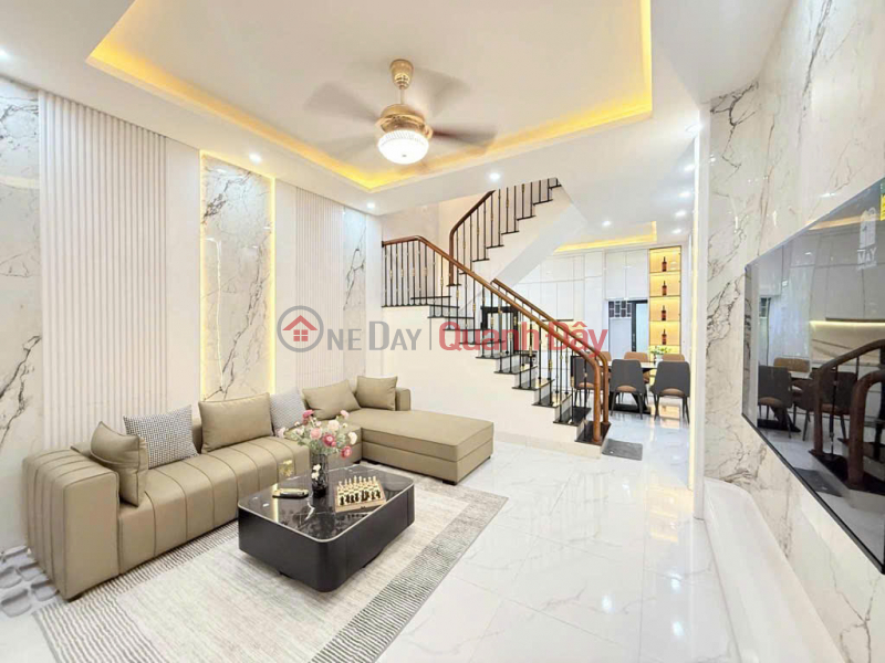 SUPER PRODUCT KIM TAURUS - 46M2 FULLY FURNISHED, BRING YOUR SUITABLE FOR MOVING IN - 3 STEPS TO THE CAR Sales Listings