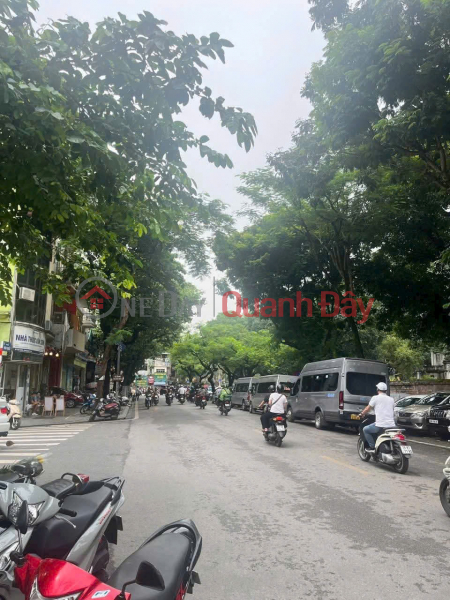 TRUNG TÂM PHỐ VĂN MIẾU QUỐC TỬ GIÁM TRƯỜNG ĐẠI HỌC ĐẦU TIÊN VIỆT NAM ĐƯỢC ĐẶT TẠI ĐÂY.
KINH DOANH - MẶT Niêm yết bán