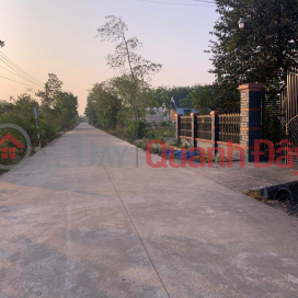 Plot of land for sale, good location, favorable price, in Phuoc Vinh town _0