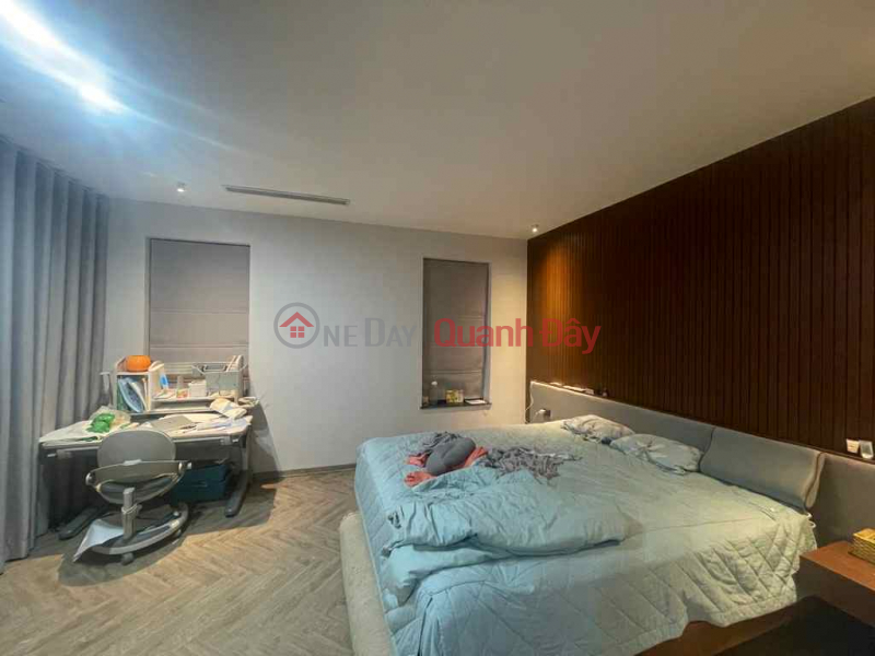 đ 30.4 Billion Long Bien garden villa, 190m x 4 floors, 7.6m frontage, car access, rear expansion