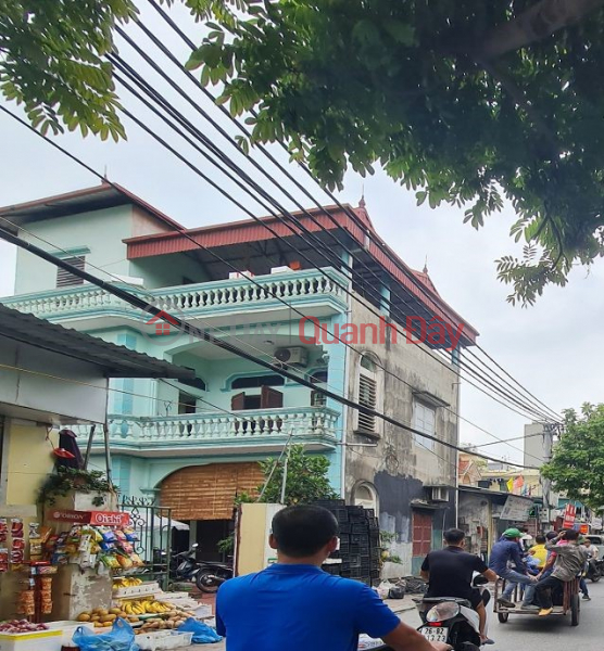 Rare property at the Hanoi National University student market – prime business location. 33m2, 3 floors, great price. Contact 0989894845 Sales Listings
