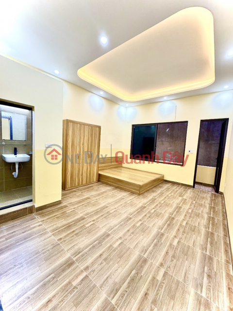 Fully furnished house for sale in Hoang Hoa Tham, Ba Dinh, three-wheeled alley, 32m2, 3 floors, frontage 4.3m, only 5.55 billion _0