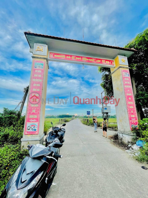 Near Da Nang, need to sell 120m2 plot of land, main axis, 7.5m concrete road, price only 6xx _0