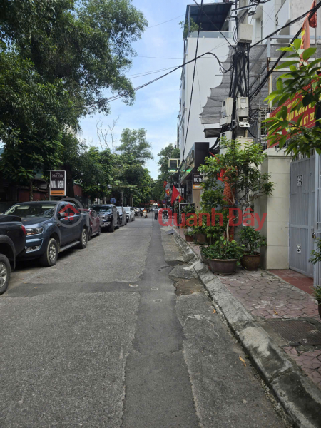 Cần cho thuê nhà Hoàng Quốc Việt, Cầu Giấy, ô tô, Kinh doanh, ở tốt. Niêm yết cho thuê