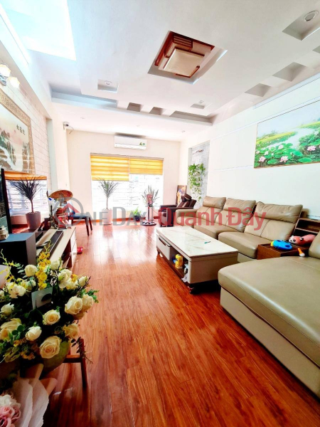 House for sale on Ly Thuong Kiet street, 35m2, 7 floors, 4.4m frontage, 37.8 billion, 2-way car, top business Sales Listings