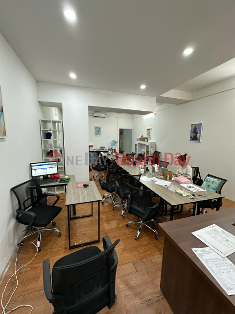 House for rent on Hoang Sam street, Cau Giay. Area 47m2, frontage 5m, 9 million\/month. Contact: 0916109086 _0