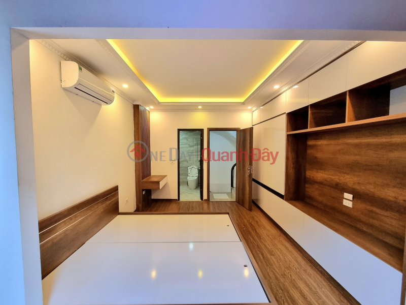 Bán nhà phố Quốc Tử Giám Đống Đa 25m 5 tầng Niêm yết bán