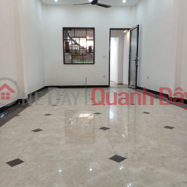 Mai Hac Street Luxury Apartment Full High-class Furniture. Owner Wants To Sell Fast _0