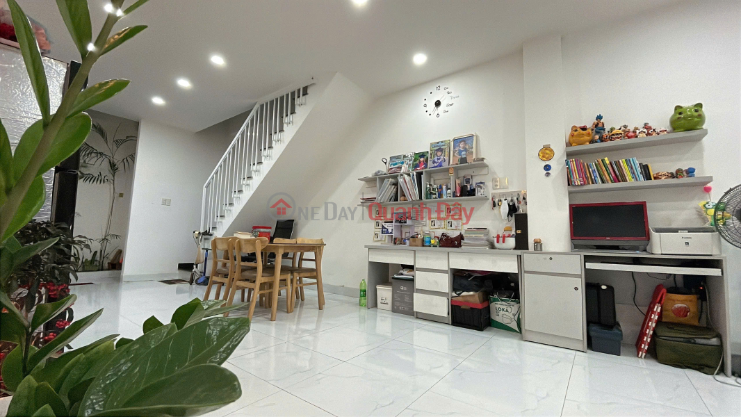House for sale in Dat Lanh resettlement area, opposite Sun Group, ready to move in. Sales Listings