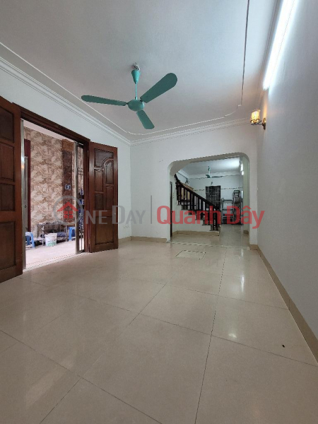 đ 4.75 Billion BEAUTIFUL HOUSE - GOOD PRICE - OWNER House For Sale Nice Location Right On Thach Ban Street, Long Bien, Hanoi