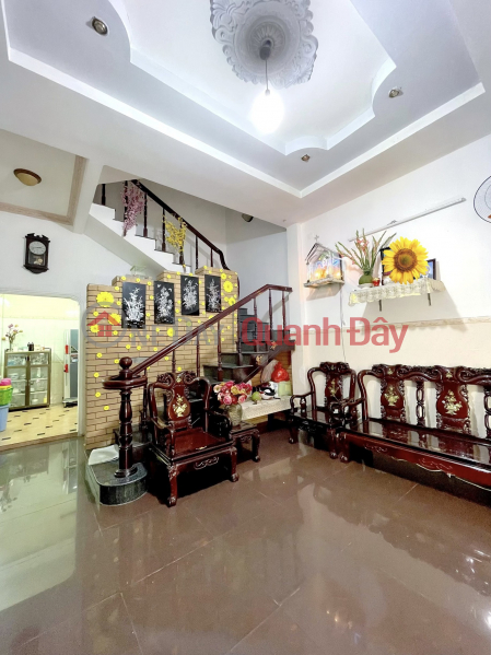 Whole house for rent in To Hien Thanh District 10, convenient traffic, rent 15 million\\/month Sales Listings