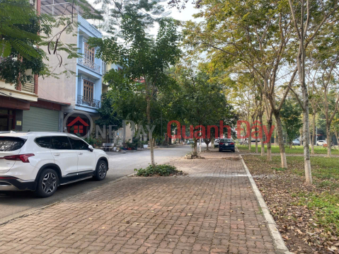 Land for sale with a large 6.4m frontage overlooking Kha Le Flower Garden, near the Southwest axis of Bac Ninh. _0