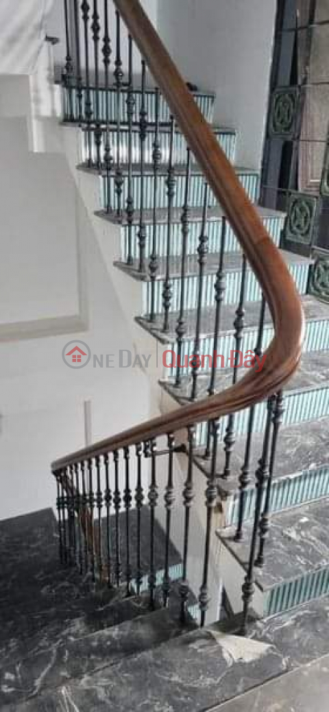 Cho thuê nhà căn góc, Lê Văn Lương, Khuất Duy Tiến, 200m2x 2T -48 tr _0
