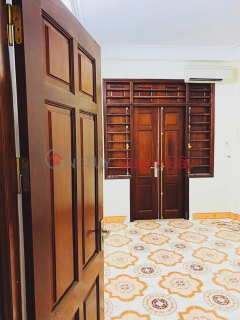 Whole house for rent in Kim Giang, Thanh Xuan 13 million, 4 floors, 4 bedrooms - family, good group _0