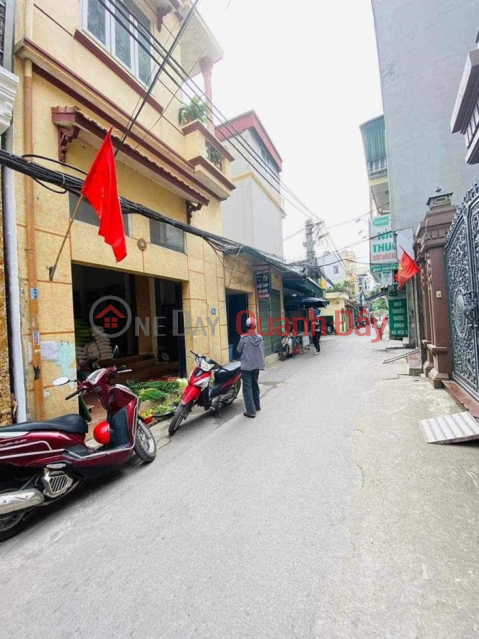 Urgent sale 60M2 5.2m wide 6-storey house 10.5 billion alley like Miss Street Bottoming out Hoang Mai Hanoi _0